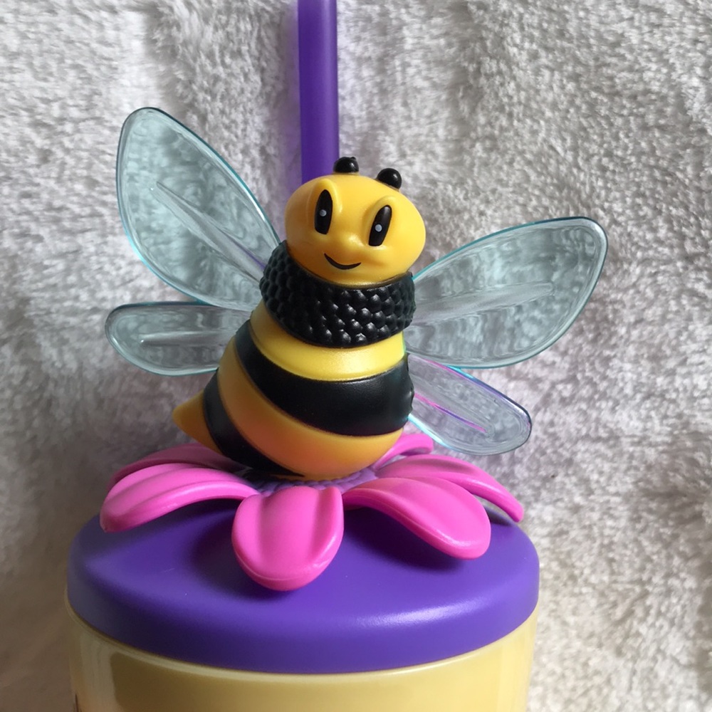 Bee cup🐝 - Picture 2 of 5